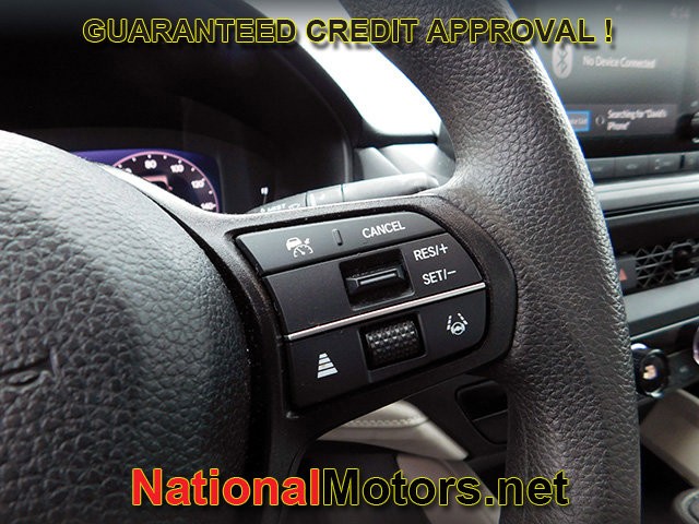 Honda Accord Sedan Vehicle Full-screen Gallery Image 17