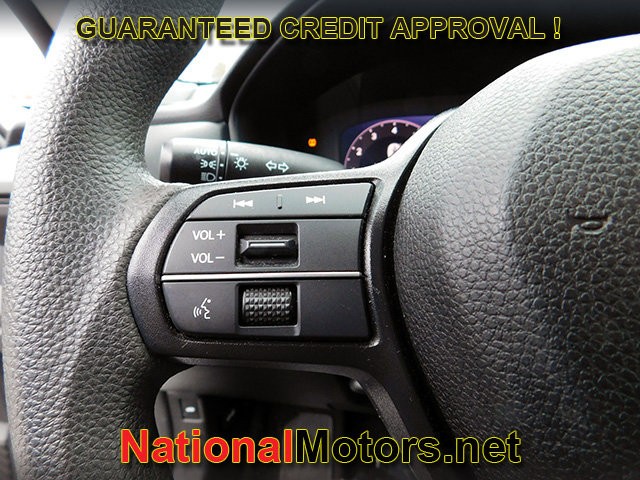 Honda Accord Sedan Vehicle Full-screen Gallery Image 18