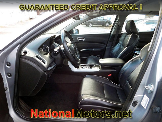 Acura TLX Vehicle Full-screen Gallery Image 12