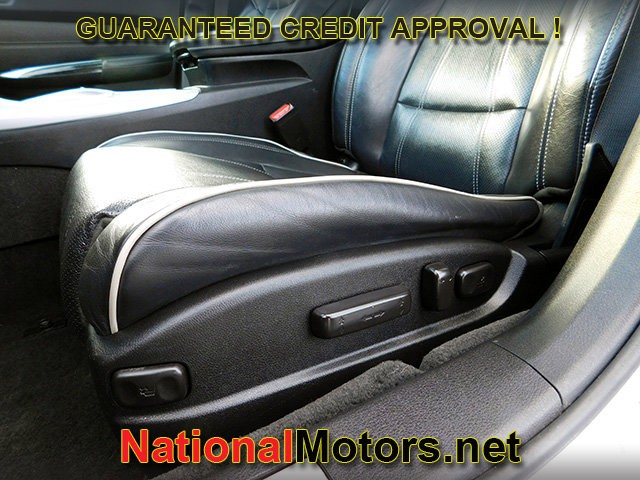 Acura TLX Vehicle Full-screen Gallery Image 13