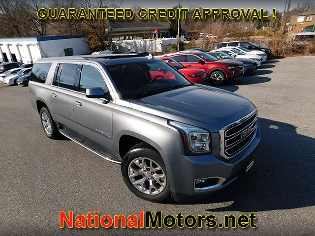 GMC Yukon XL Vehicle Full-screen Gallery Image 02