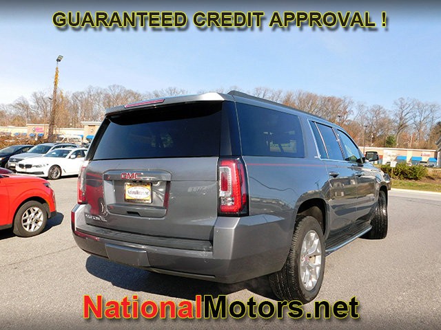 GMC Yukon XL Vehicle Full-screen Gallery Image 05