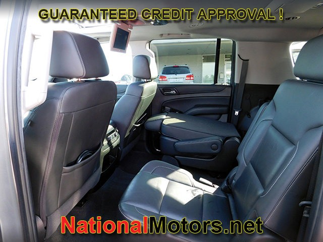 GMC Yukon XL Vehicle Full-screen Gallery Image 13