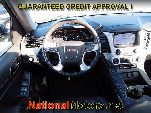 GMC Yukon XL Vehicle Full-screen Gallery Image 17