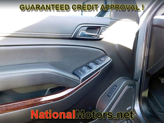 GMC Yukon XL Vehicle Full-screen Gallery Image 18