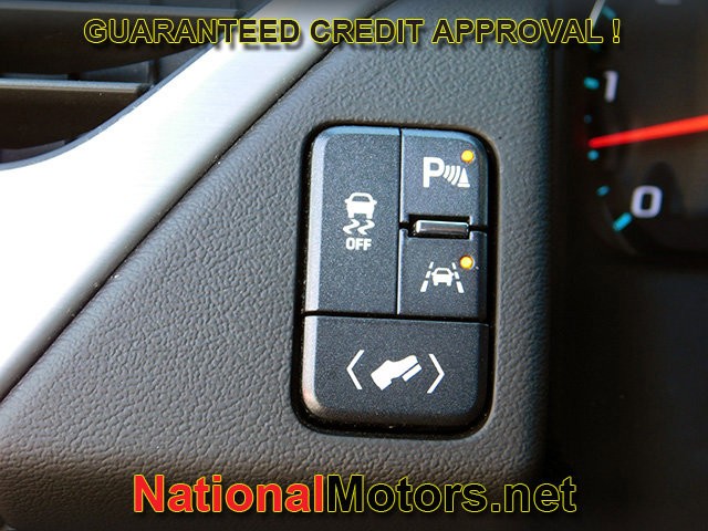 GMC Yukon XL Vehicle Full-screen Gallery Image 30