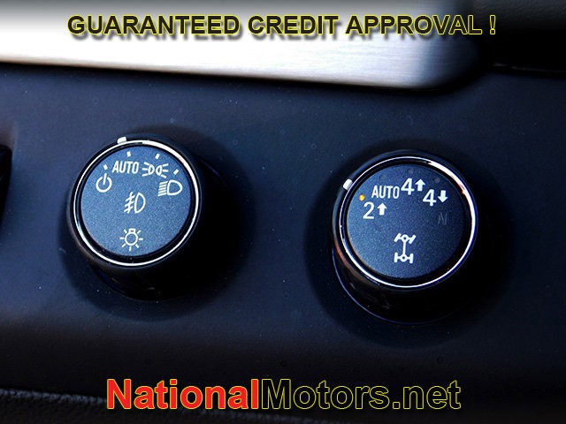 GMC Yukon XL Vehicle Full-screen Gallery Image 31