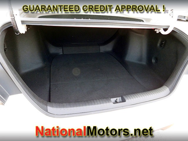 Honda Accord Sedan Vehicle Full-screen Gallery Image 05