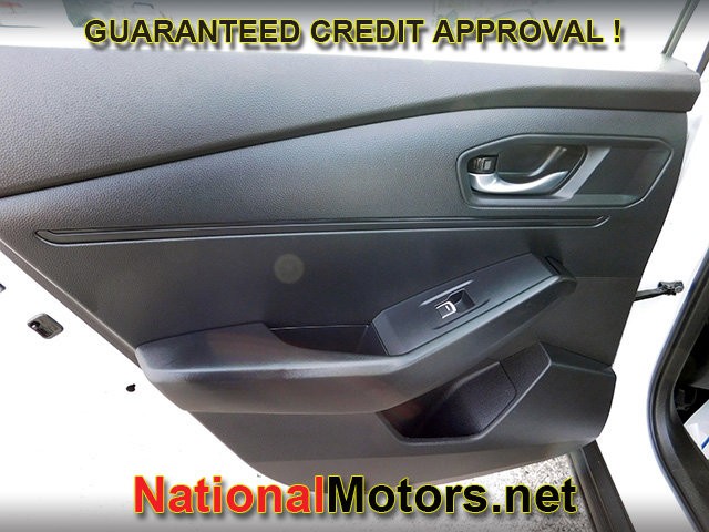 Honda Accord Sedan Vehicle Full-screen Gallery Image 07