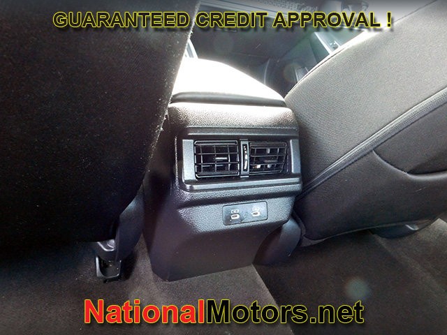 Honda Accord Sedan Vehicle Full-screen Gallery Image 09