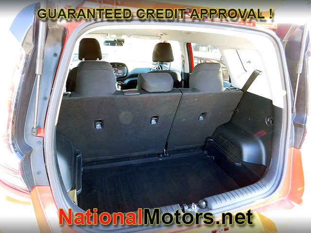 Kia Soul Vehicle Full-screen Gallery Image 06
