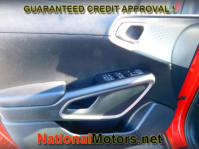 Kia Soul Vehicle Full-screen Gallery Image 11