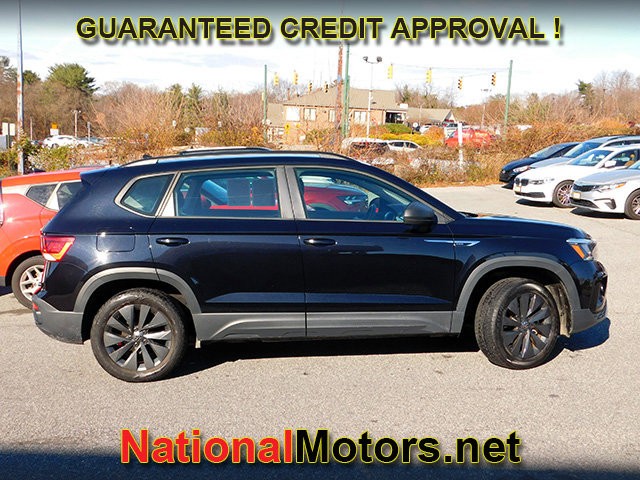 Volkswagen Taos Vehicle Full-screen Gallery Image 04