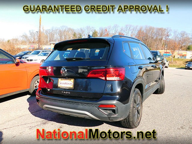 Volkswagen Taos Vehicle Full-screen Gallery Image 05