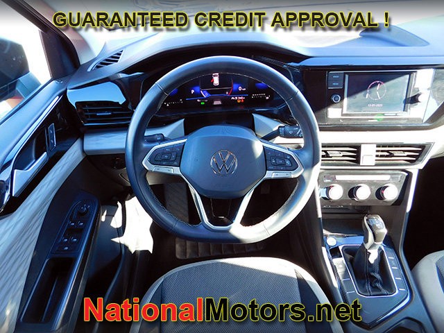 Volkswagen Taos Vehicle Full-screen Gallery Image 10