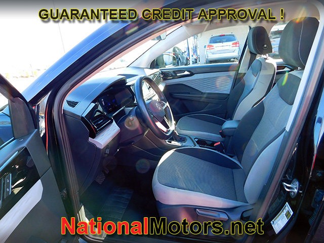 Volkswagen Taos Vehicle Full-screen Gallery Image 12