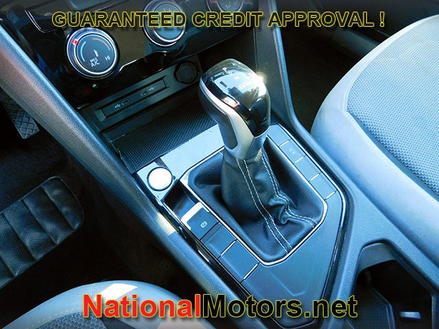 Volkswagen Taos Vehicle Full-screen Gallery Image 17