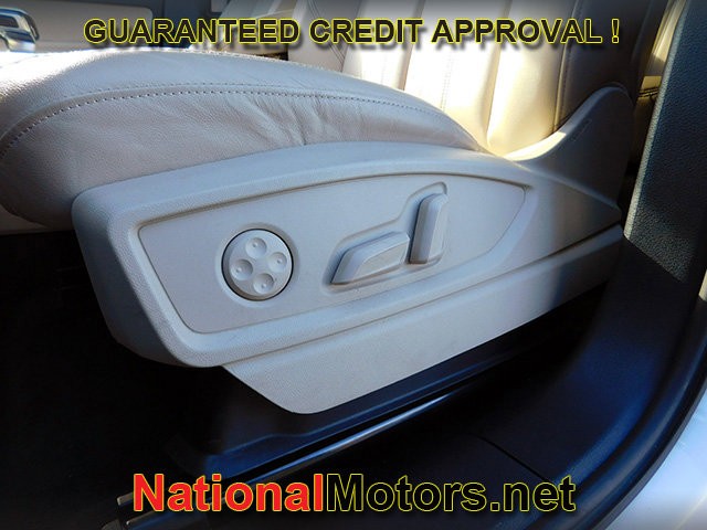 Audi Q5 Vehicle Full-screen Gallery Image 19