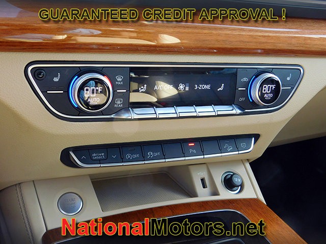 Audi Q5 Vehicle Full-screen Gallery Image 23