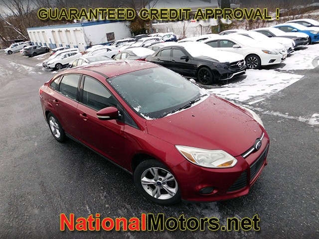 Ford Focus Vehicle Full-screen Gallery Image 02