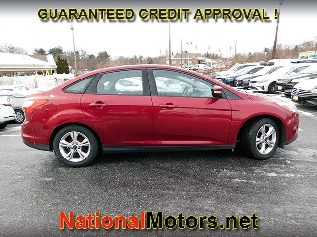 Ford Focus Vehicle Full-screen Gallery Image 04