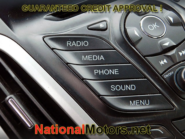 Ford Focus Vehicle Full-screen Gallery Image 12