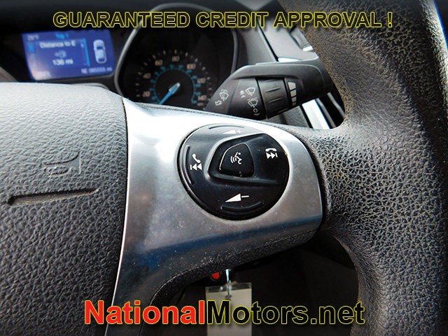 Ford Focus Vehicle Full-screen Gallery Image 15