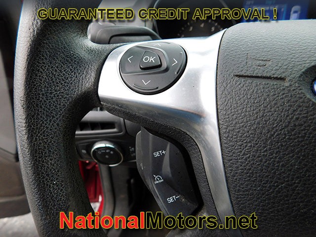 Ford Focus Vehicle Full-screen Gallery Image 16