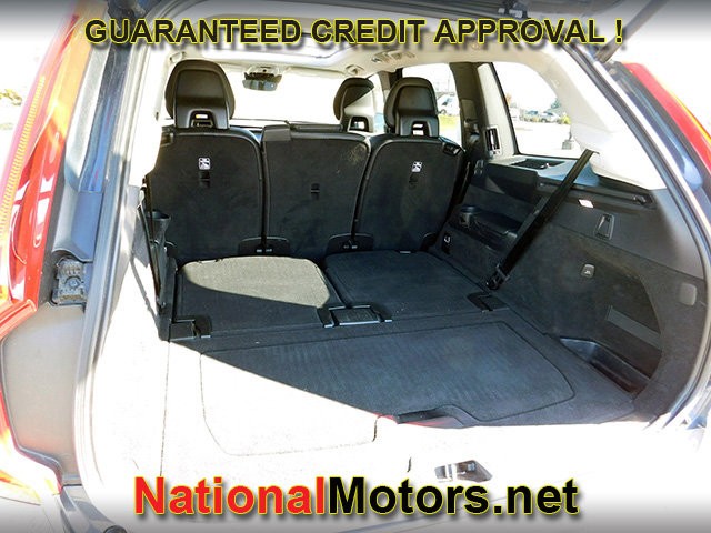 Volvo XC90 Vehicle Full-screen Gallery Image 07