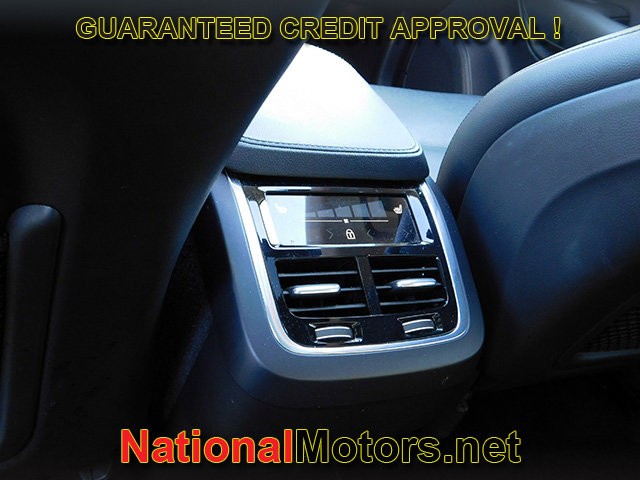 Volvo XC90 Vehicle Full-screen Gallery Image 14