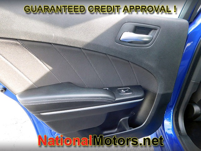 Dodge Charger Vehicle Full-screen Gallery Image 09