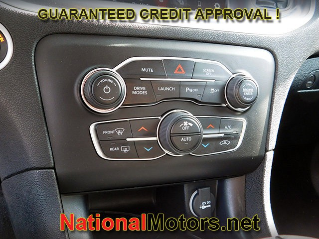 Dodge Charger Vehicle Full-screen Gallery Image 18