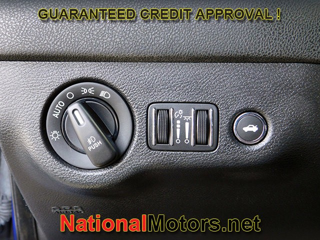 Dodge Charger Vehicle Full-screen Gallery Image 23