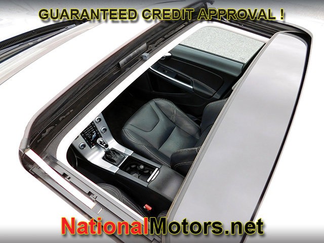 Volvo S60 Vehicle Full-screen Gallery Image 08