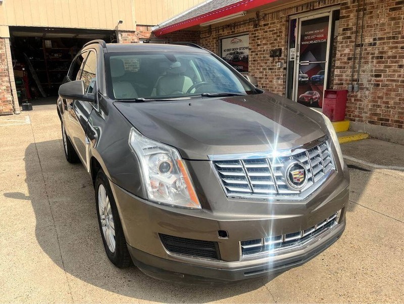 Cadillac SRX Vehicle Full-screen Gallery Image 01