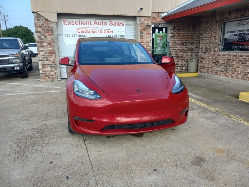 Tesla Model Y Vehicle Full-screen Gallery Image 02