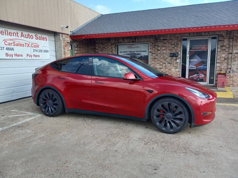Tesla Model Y Vehicle Full-screen Gallery Image 03