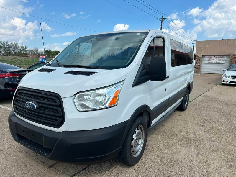 Ford Transit Wagon Vehicle Full-screen Gallery Image 03