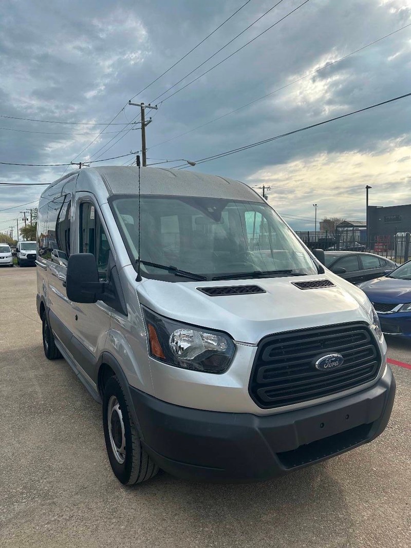 Ford Transit Van Vehicle Full-screen Gallery Image 02