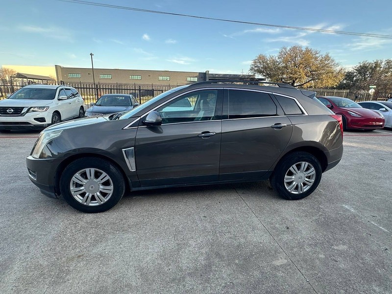 Cadillac SRX Vehicle Full-screen Gallery Image 03