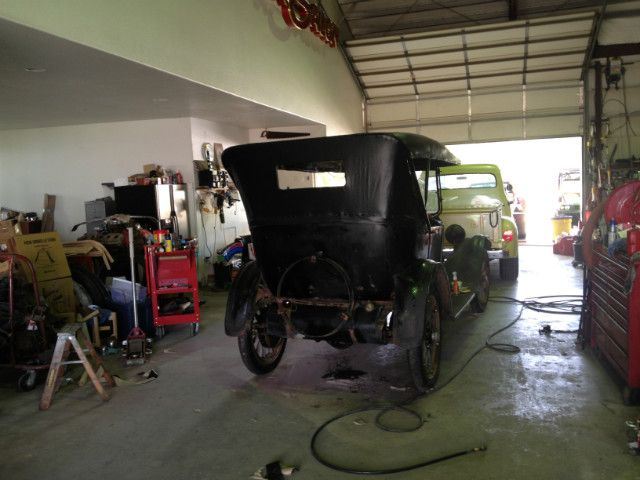 Dodge Touring Vehicle Full-screen Gallery Image 02