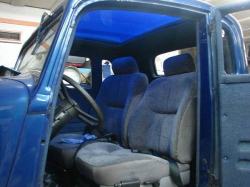 Plymouth pc Vehicle Full-screen Gallery Image 02