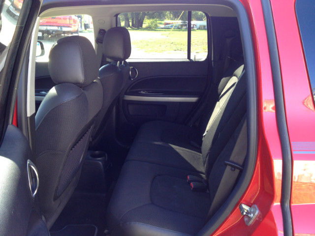 Chevrolet HHR Vehicle Full-screen Gallery Image 06
