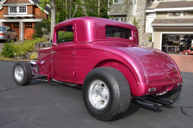 Plymouth PB Coupe Vehicle Full-screen Gallery Image 05