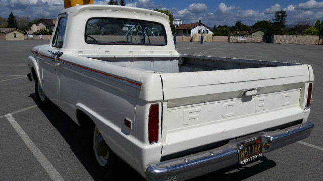 Ford F-100 Vehicle Full-screen Gallery Image 02