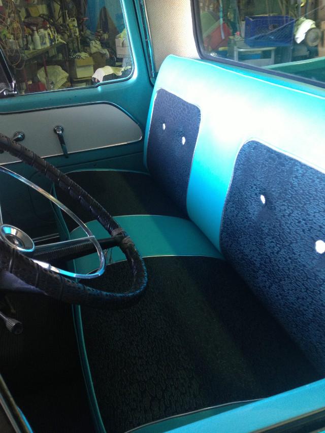 Ford F-100 Vehicle Full-screen Gallery Image 06