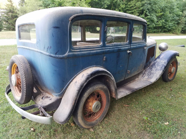 Plymouth   Vehicle Full-screen Gallery Image 05