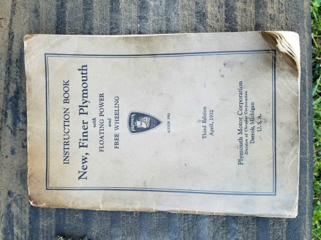 Plymouth   Vehicle Full-screen Gallery Image 12