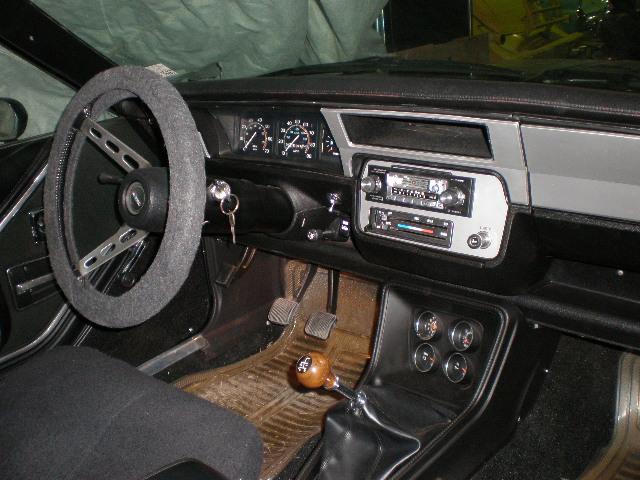 AMC AMX Vehicle Full-screen Gallery Image 05