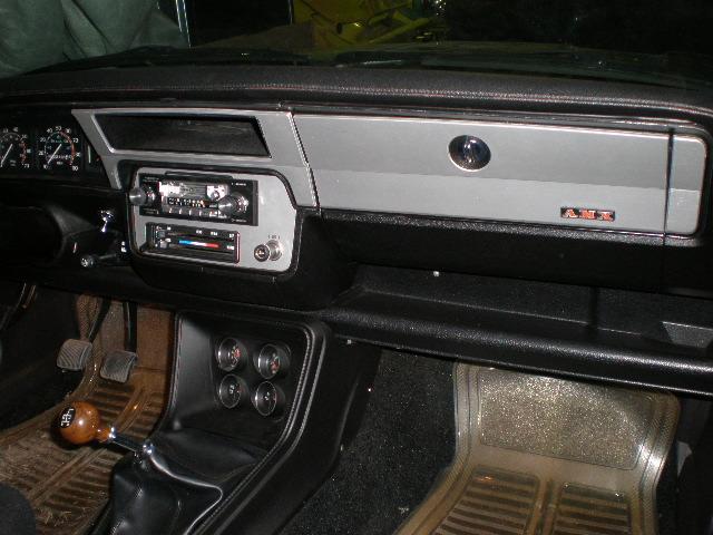 AMC AMX Vehicle Full-screen Gallery Image 06